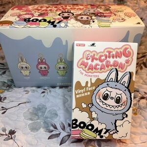 NWT Exciting Macaroon Labubu